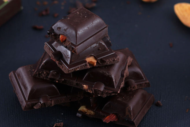 Dark Almond Bites - Chocolate Bar, 70 gm | Melt Chocolates